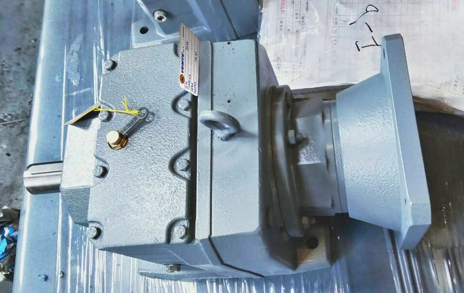 破碎機(jī)減速機(jī)，大扭矩減速機(jī),齒輪減速電機(jī)