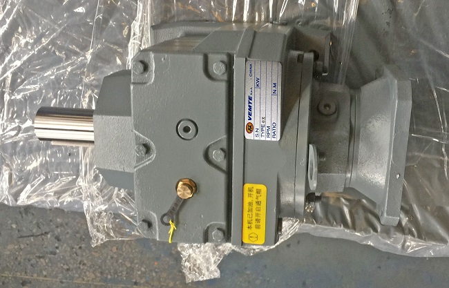 帶動(dòng)17T噸小型機(jī)械吊裝機(jī)減速機(jī)，3500W伺服電機(jī)減速機(jī),吊裝機(jī)械減速機(jī)